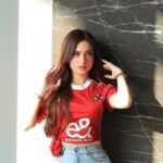 بعد ثلاثية الأهلي.. ياسمين عز تسخر : كان في بطيخة ما خدتش بالي منها